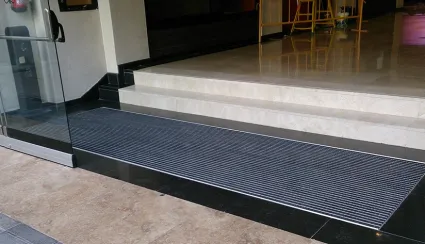 Tapis en aluminium, fonctionnalité et esthétique pour votre entreprise