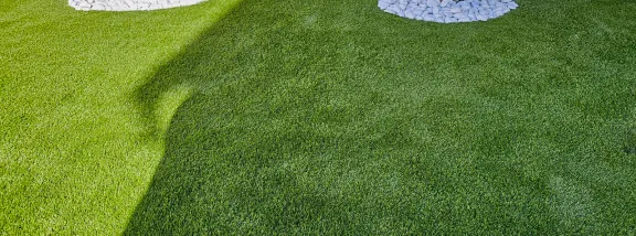 El mejor césped artificial 2026: guía definitiva SUMIGRAN