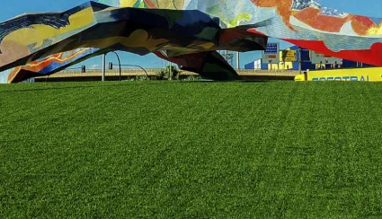 Ventajas de instalar c&eacute;sped artificial para obra civil